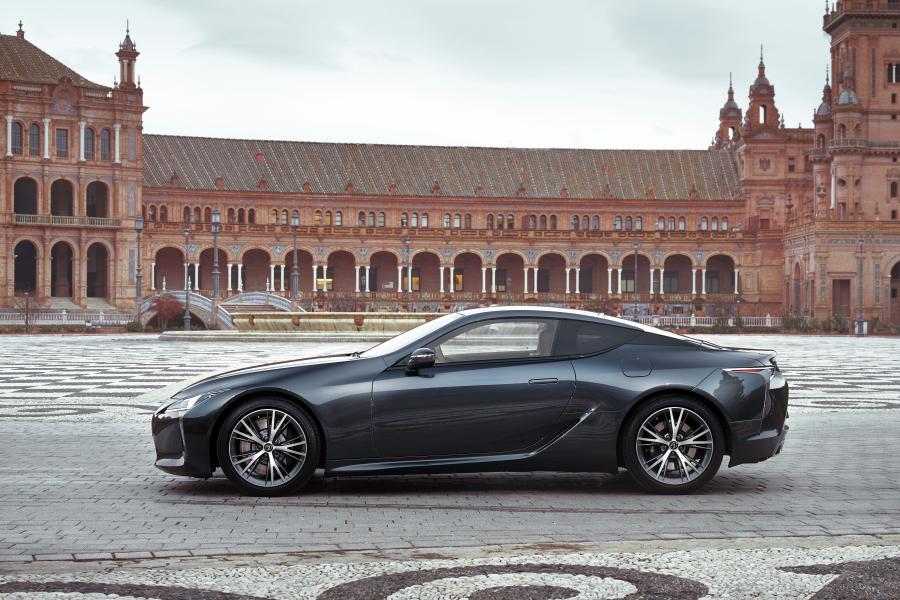  Lexus LC500 2017 года  (NA) (фото 28 из 48)